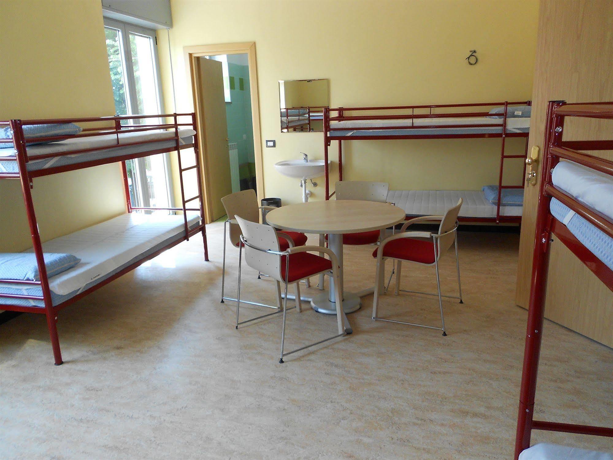 Ostello Di Saronno - Malpensa Hostel ภายนอก รูปภาพ