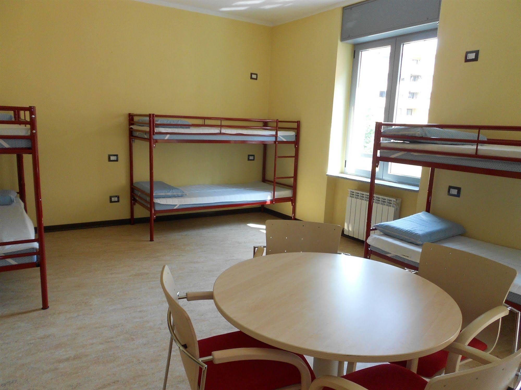 Ostello Di Saronno - Malpensa Hostel ภายนอก รูปภาพ